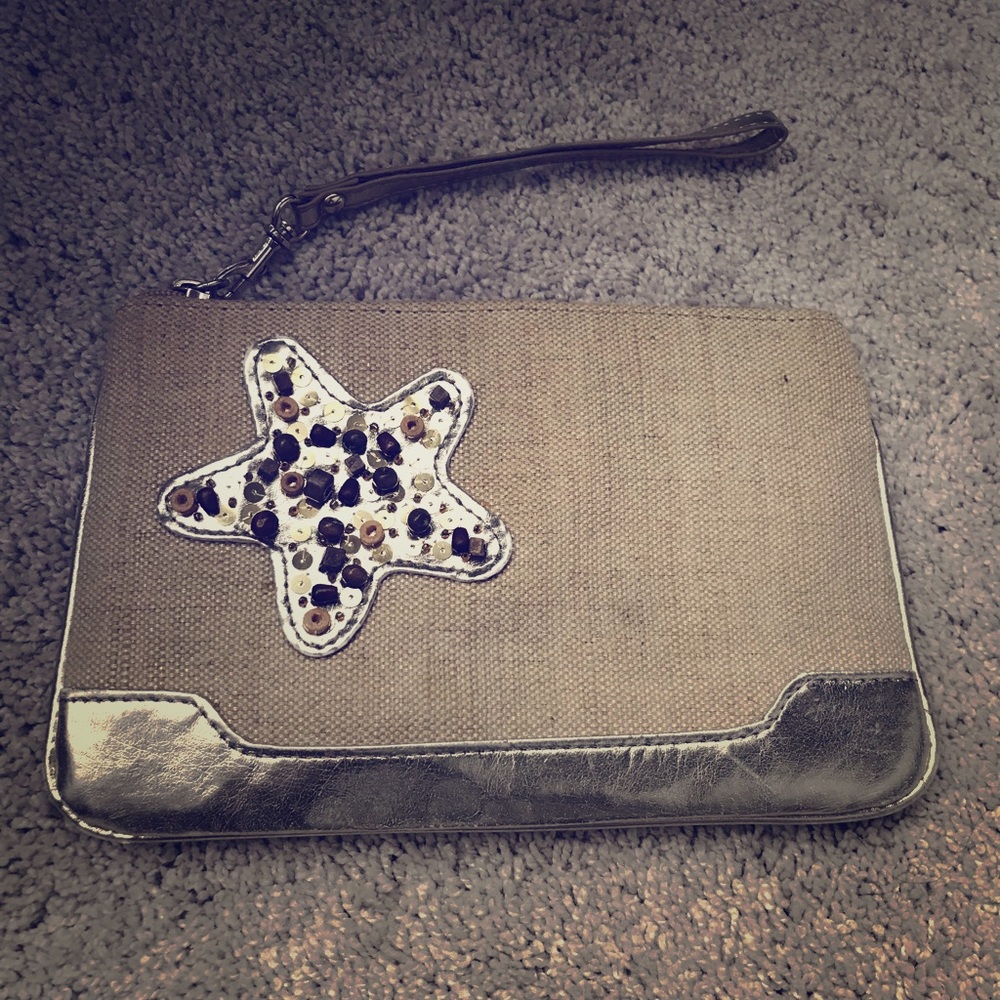 Starfish wristlet